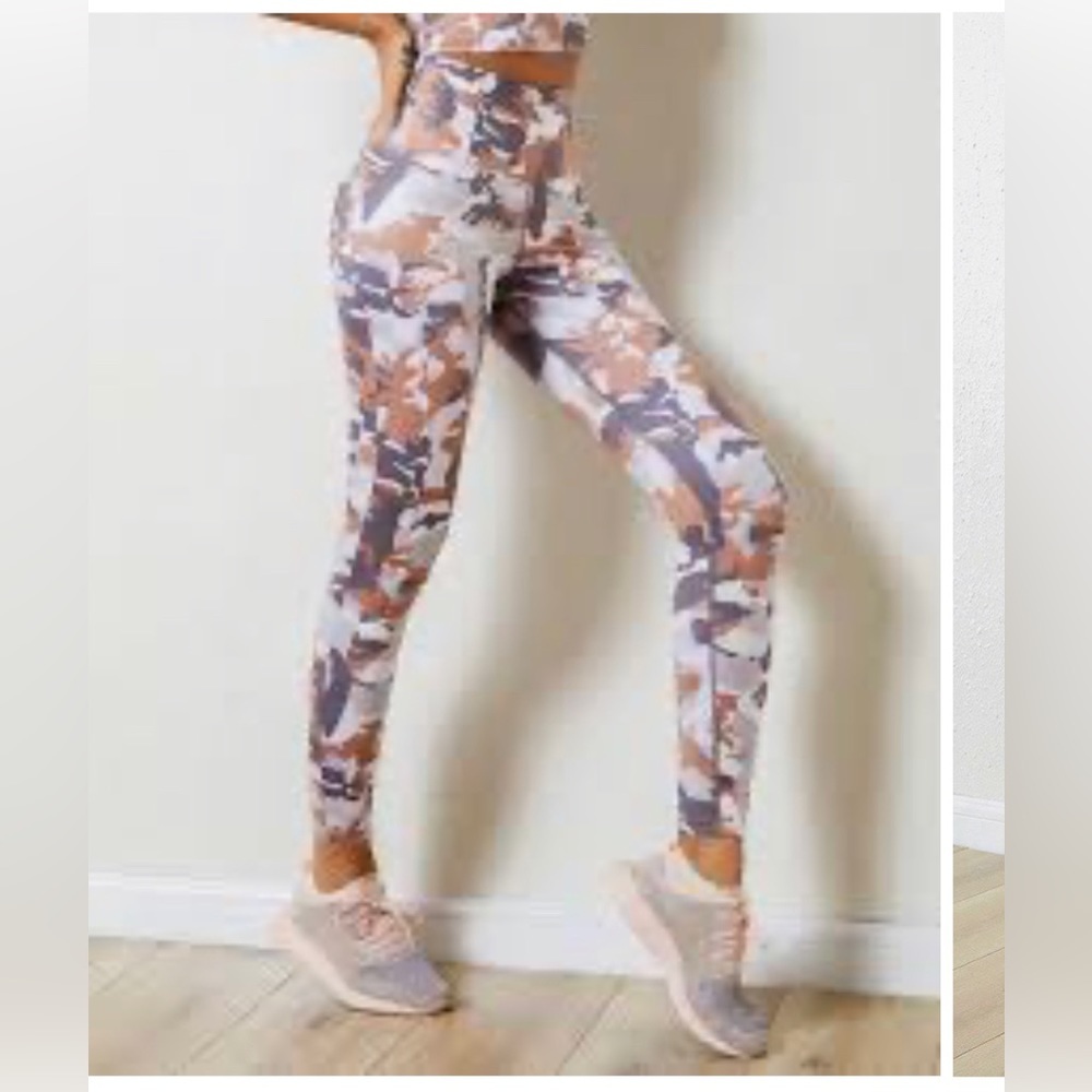 Aerie Chill Play Move Watercolor Leggings Small
